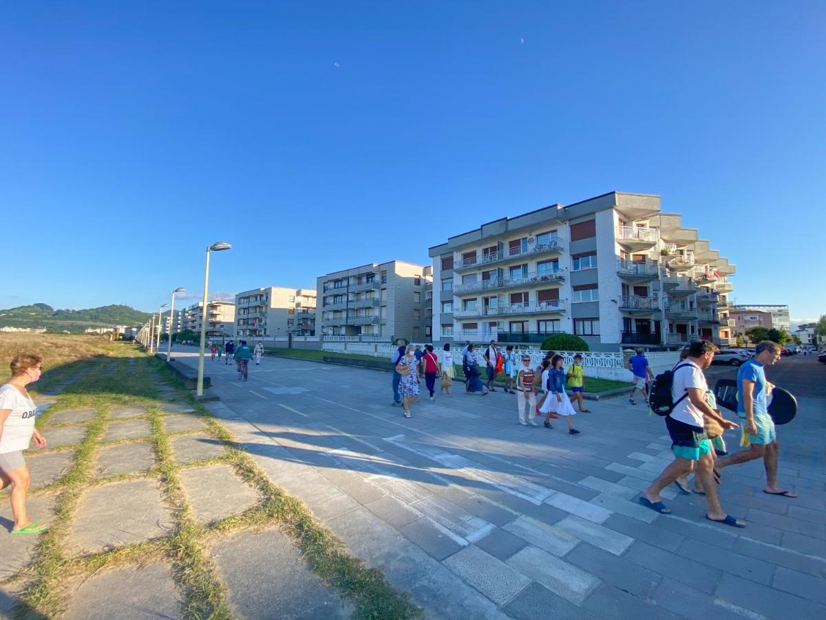 Piso Primera Linea De Playa Ларедо Экстерьер фото